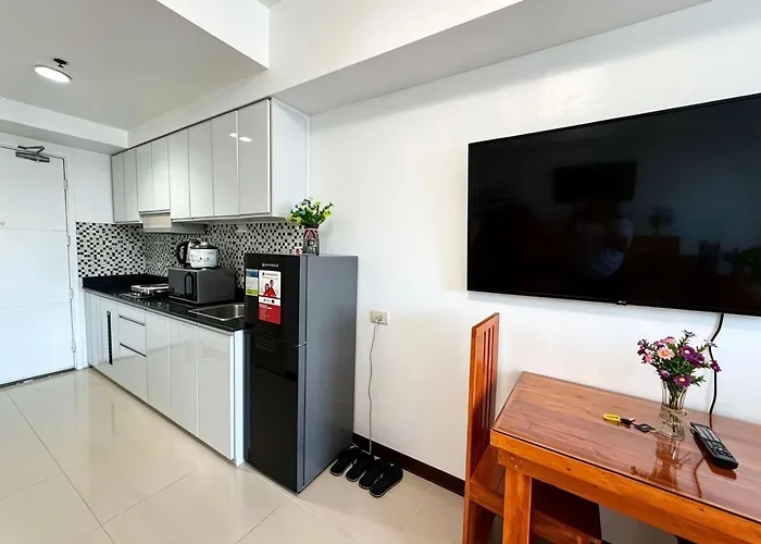 Sea Residences Sunset Point Apartment *
